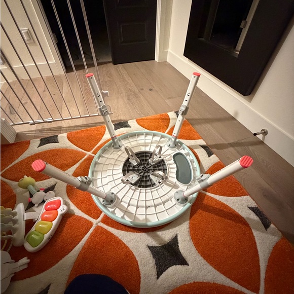 Skip Hop Interactive Activity Center - Picture 5 of 13